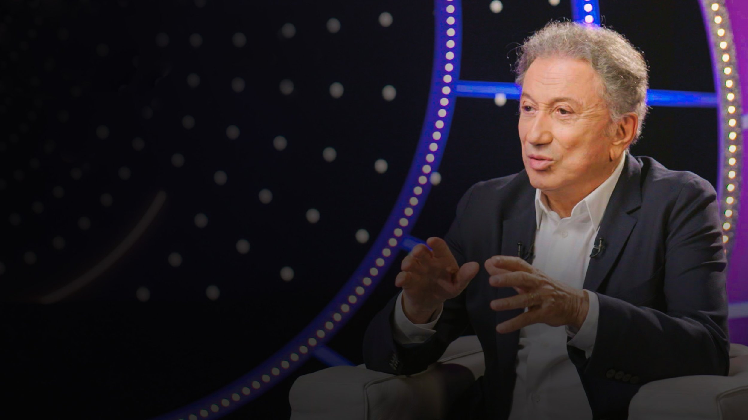 Backdrop for Il était une fois Champs-Élysées