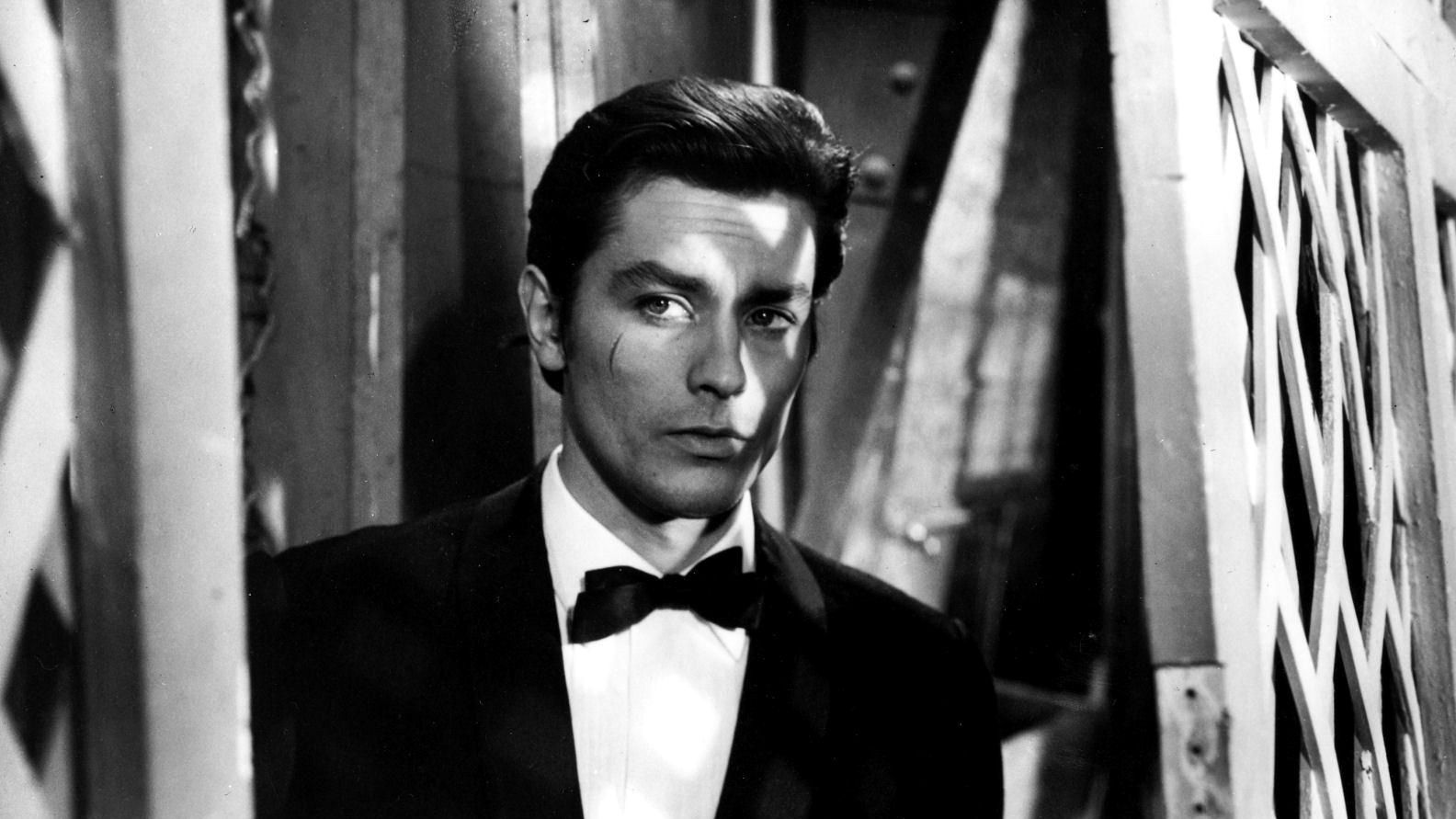 Backdrop for Alain Delon, la solitude d'un fauve
