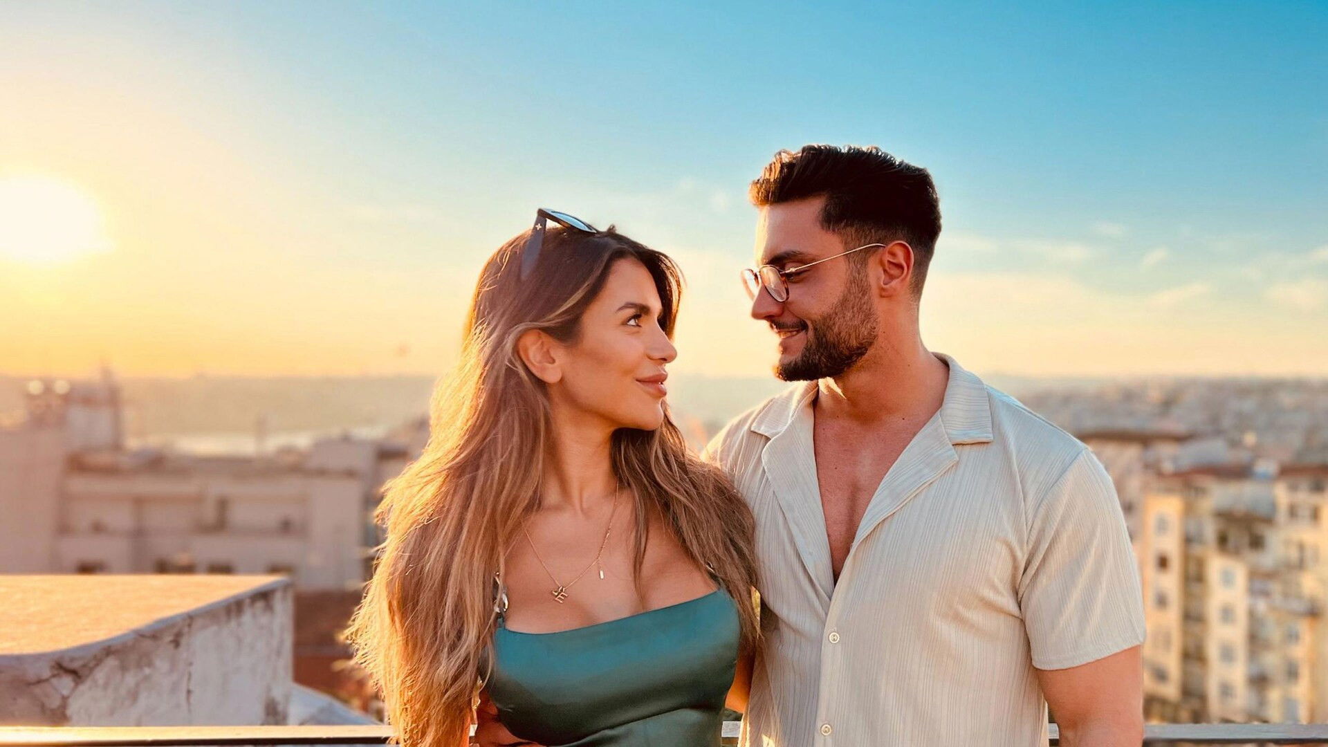 Backdrop for Ekin-Su & Davide: Homecomings