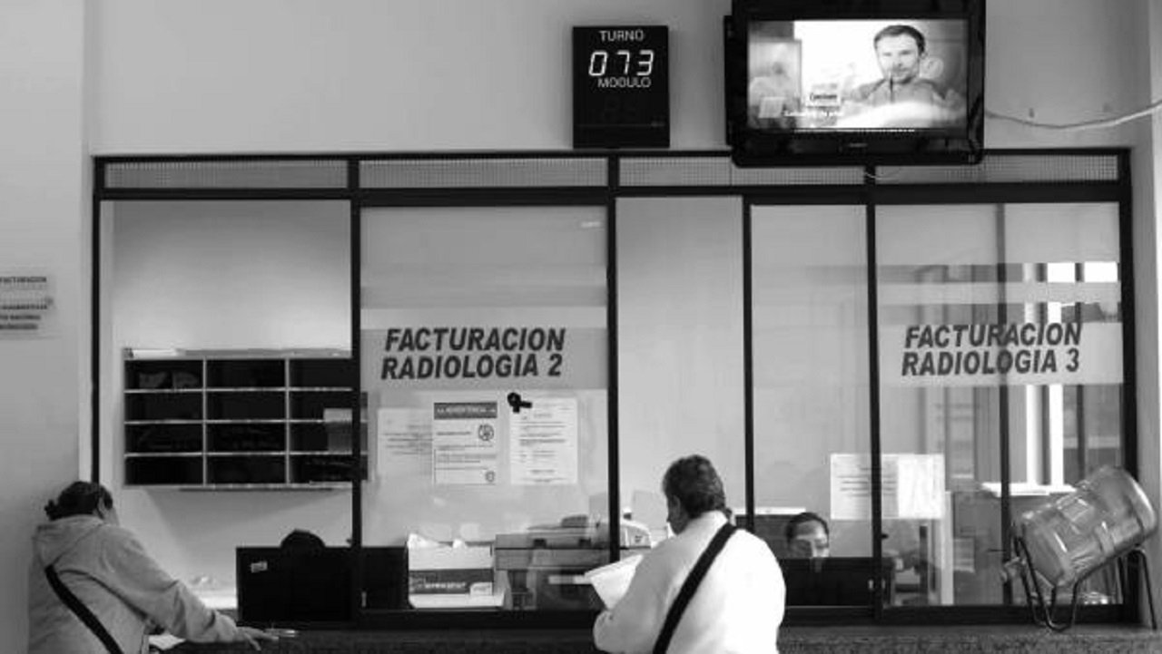 Backdrop for Hay Que Ser Paciente