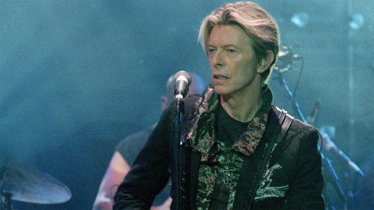 Backdrop for David Bowie: Live at Riverside Studios '03