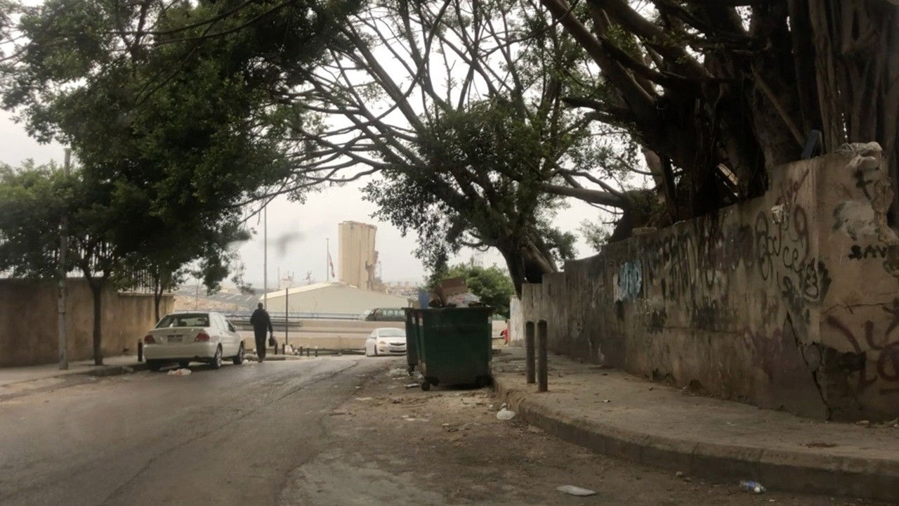 Backdrop for Maintenant