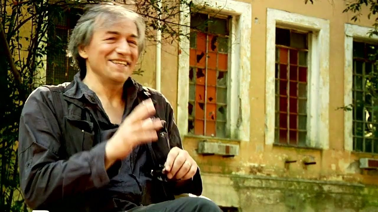 Backdrop for Lo stato della follia