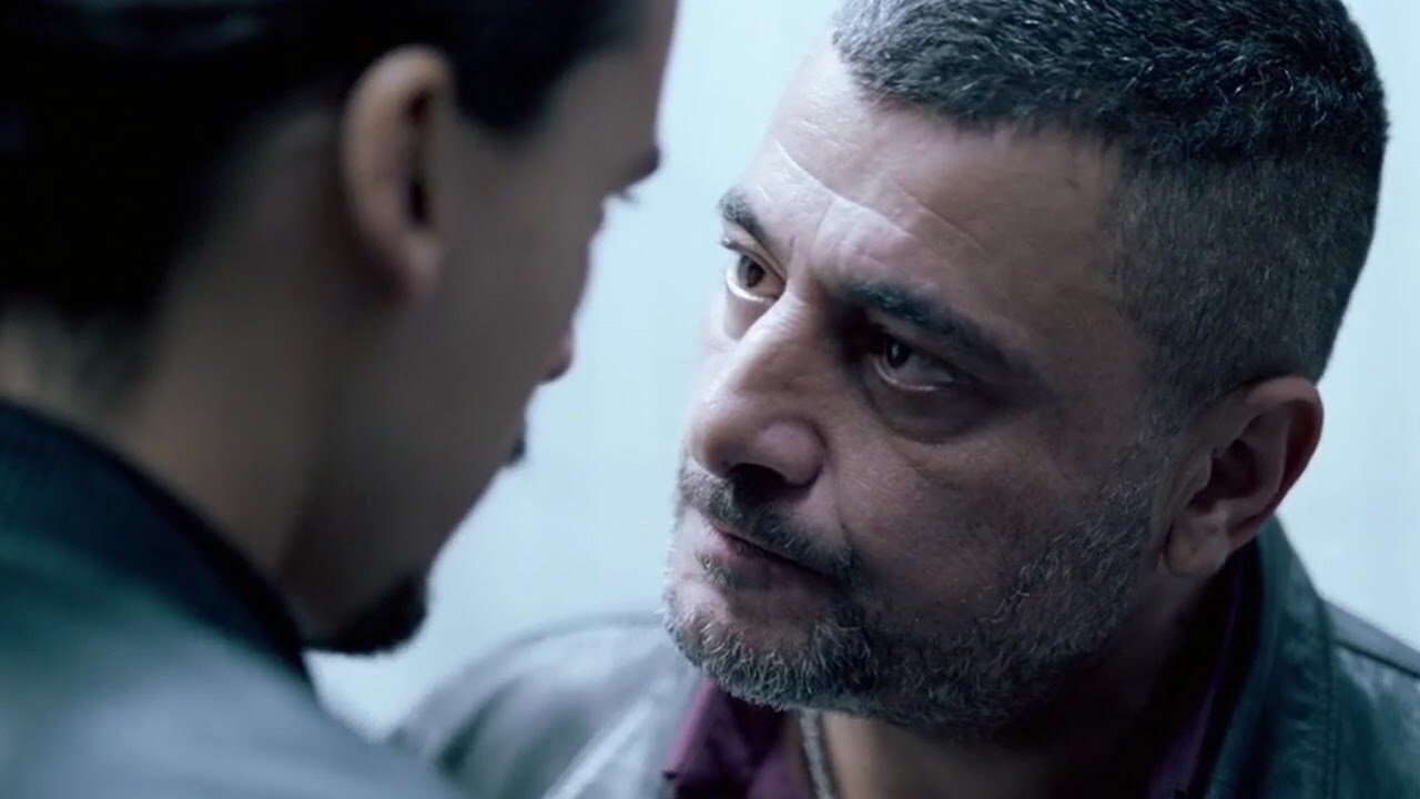 Backdrop for L'insider