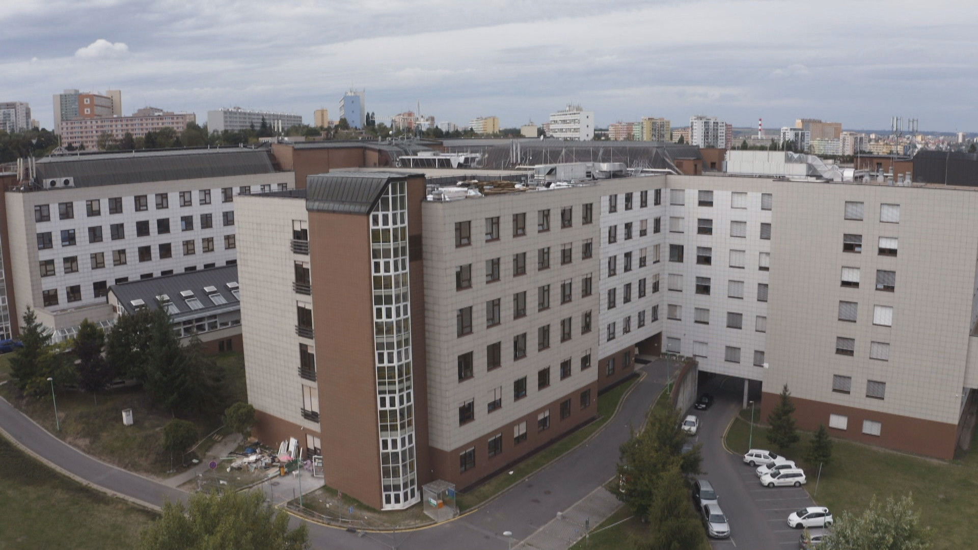 Backdrop for IKEM: Jak se zachraňují životy, které ještě nemusí skončit