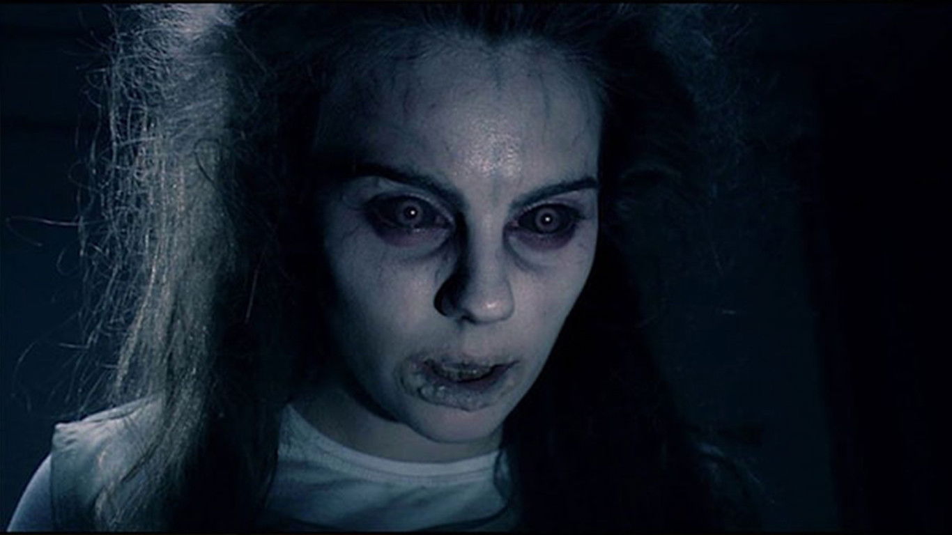 Backdrop for Kabuslar Evi: Çarşamba Karısı