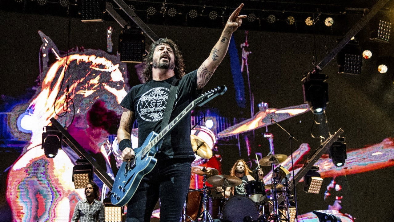 Backdrop for Foo Fighters - Greatest Hits