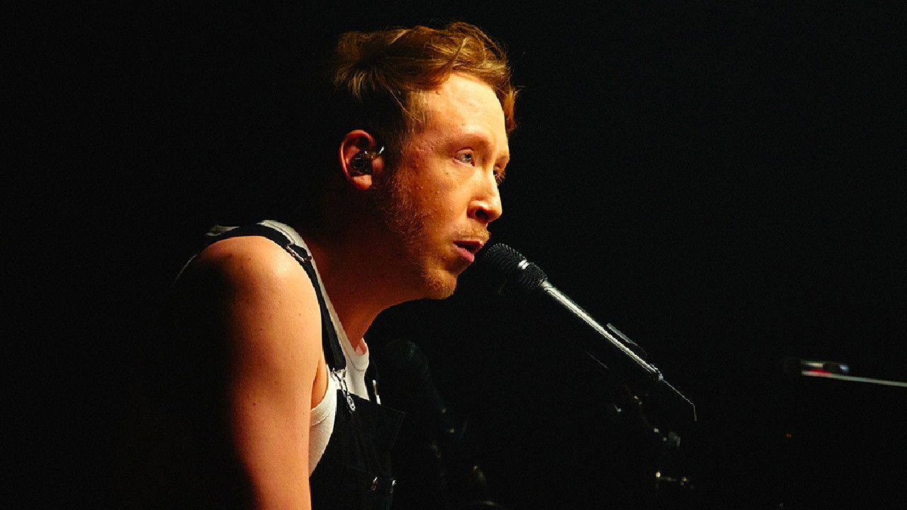 Backdrop for Eddy de Pretto : Love Factory