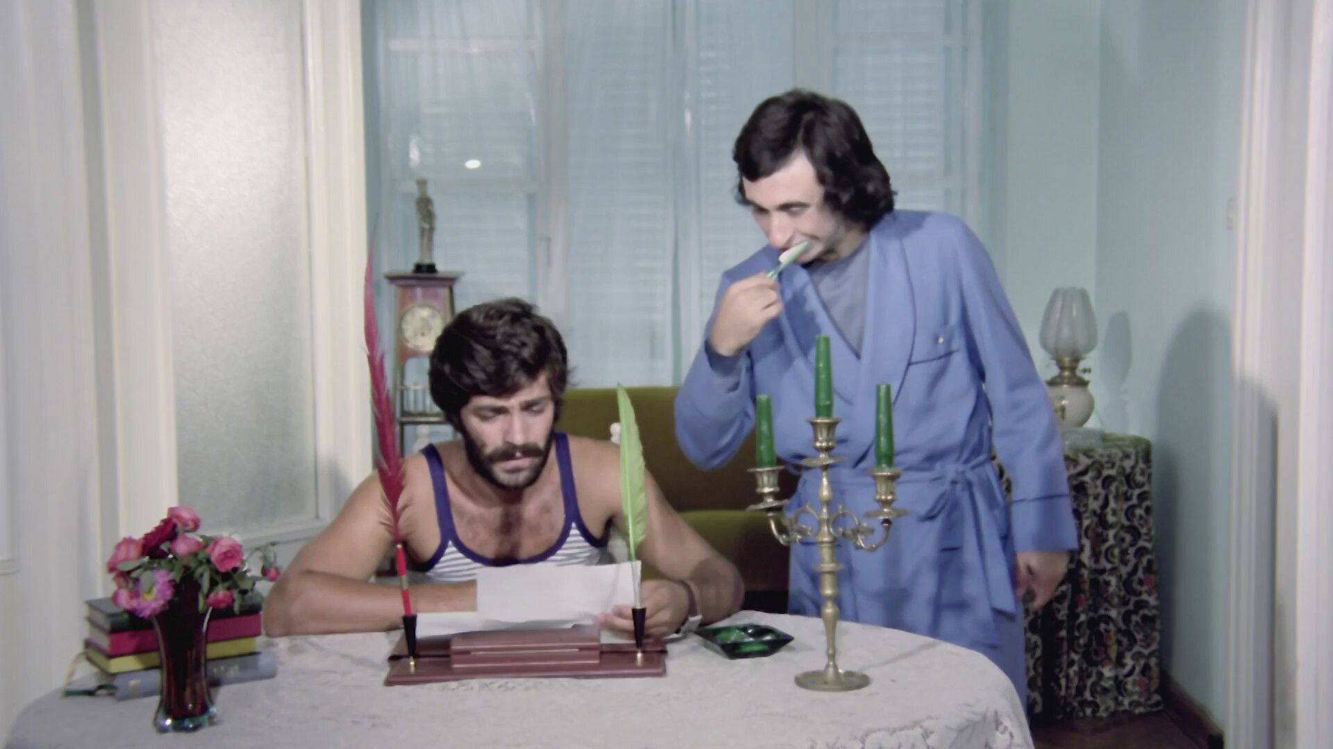 Backdrop for Uyanık Kardeşler