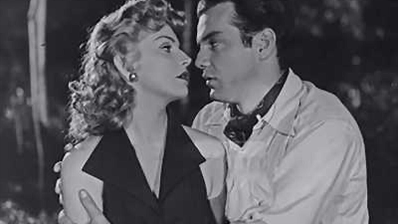 Backdrop for É Proibido Beijar