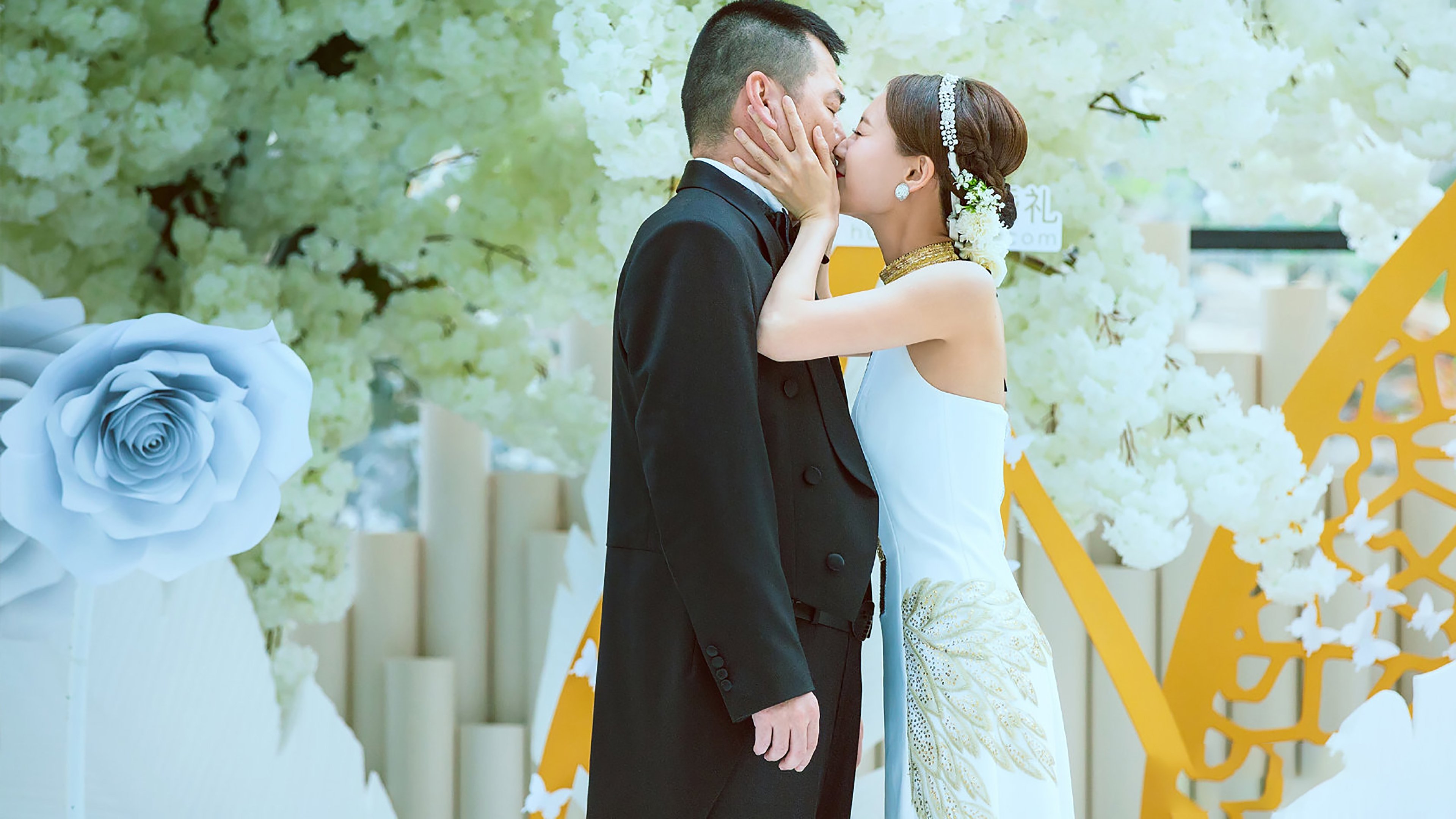 Backdrop for Don't Think Twice, Love's All Right