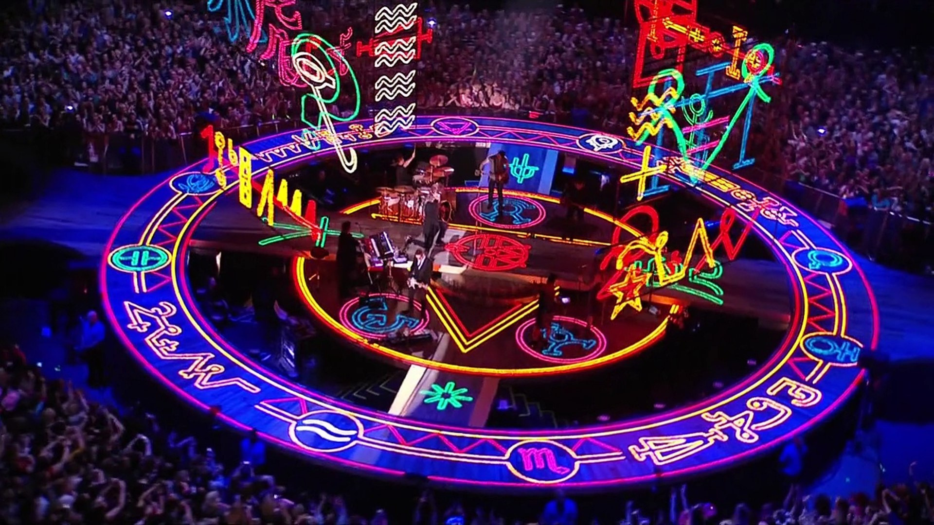 Backdrop for Robbie Williams: Live at the O2