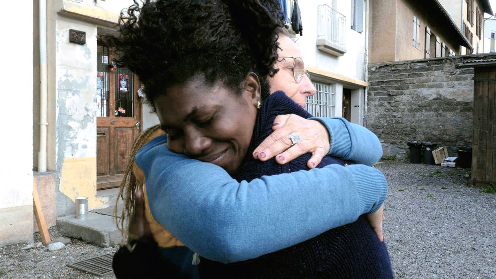 Backdrop for L'Aventure