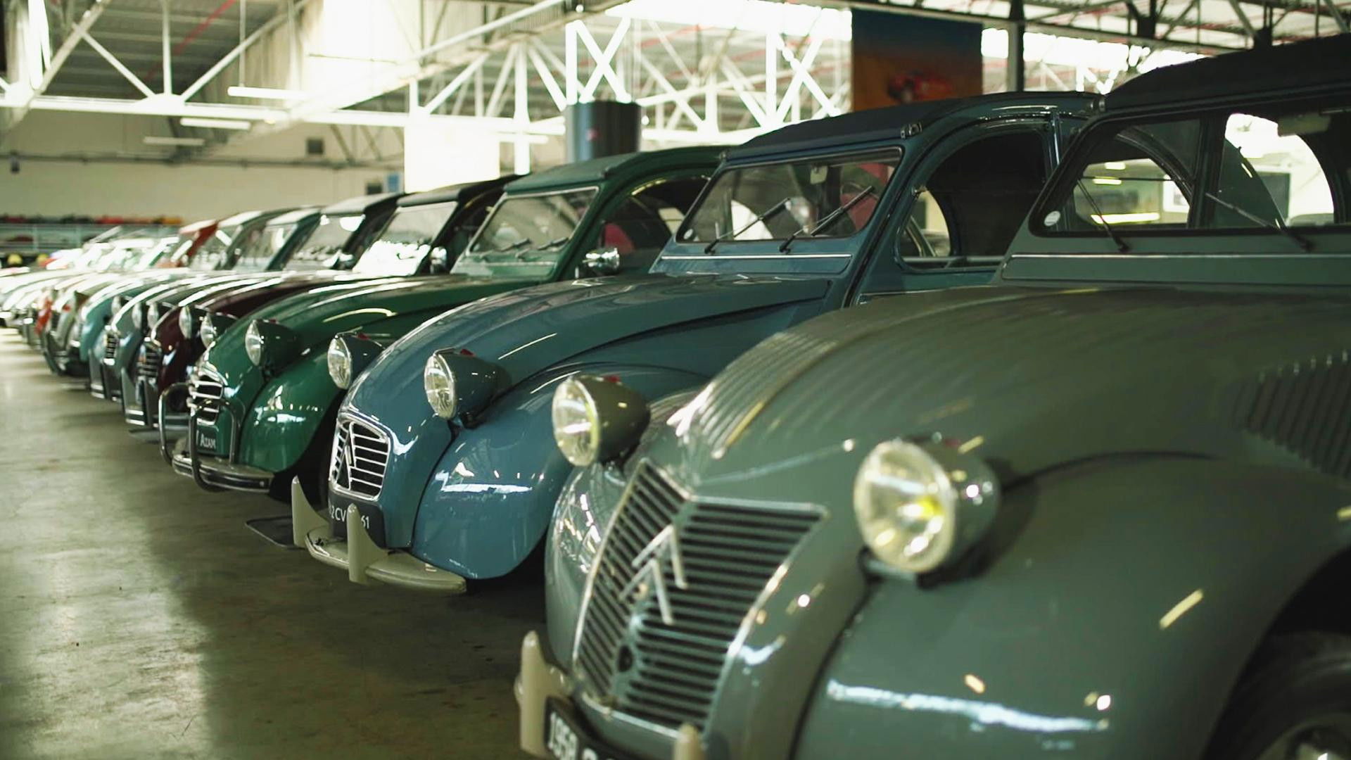 Backdrop for Les Grandes Heures de l'automobile française