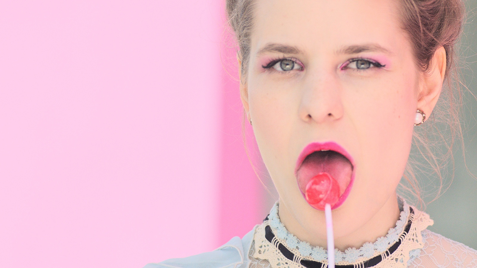 Backdrop for Ina <3 Porno