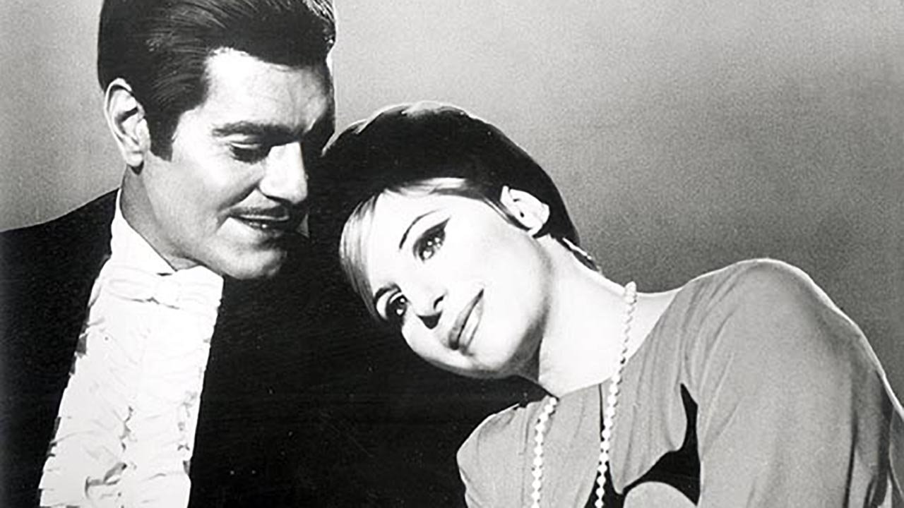 Backdrop for Barbra Streisand: Becoming an Icon 1942–1984