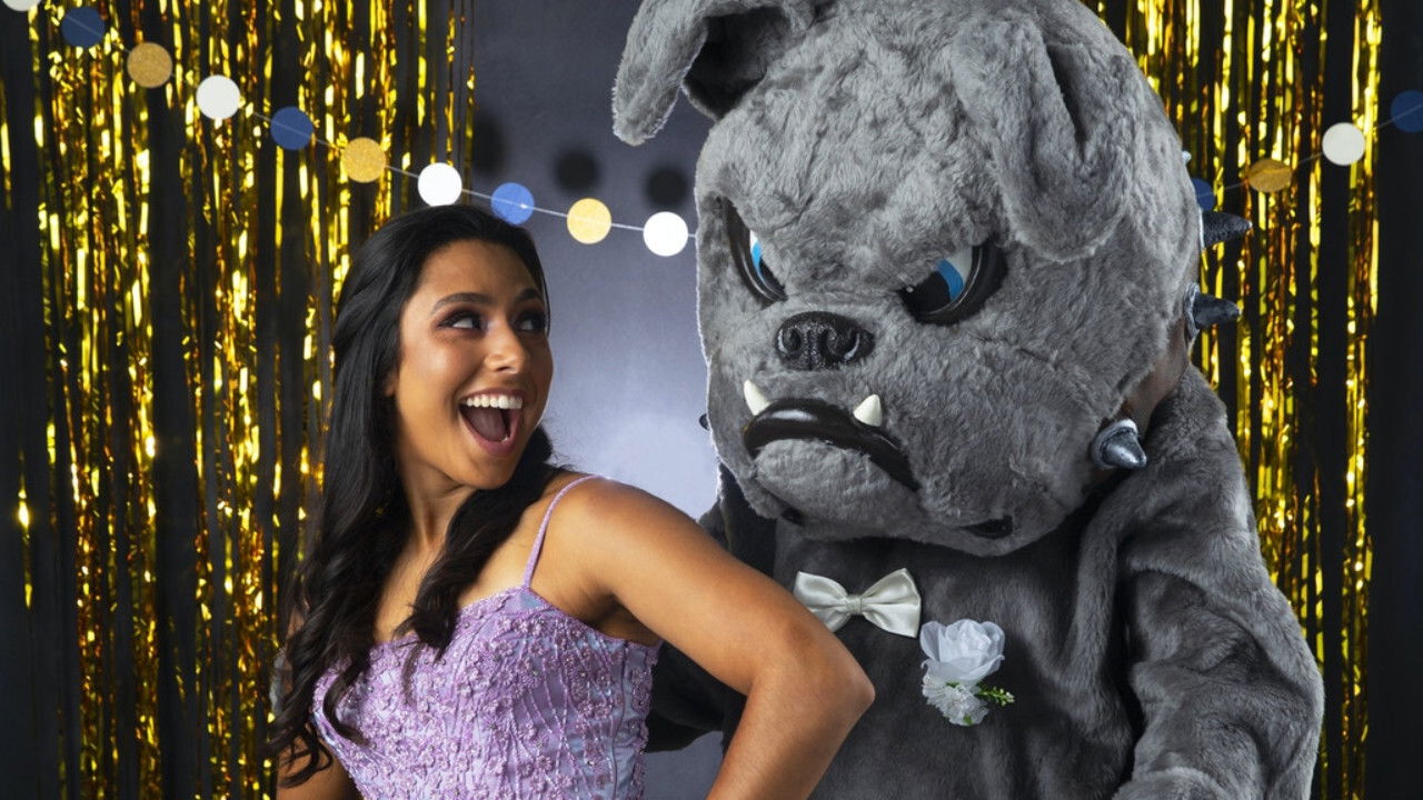 Backdrop for Everyone Loves Bulldog