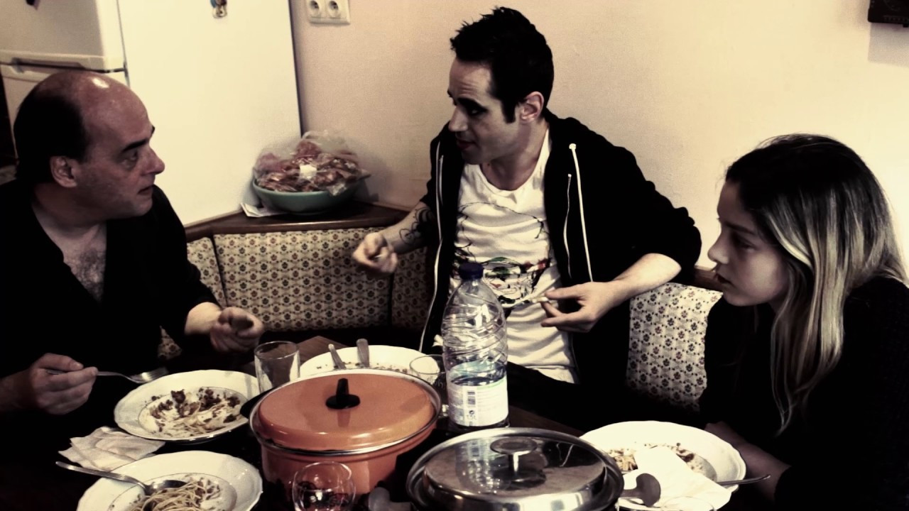 Backdrop for La caravane du cafard