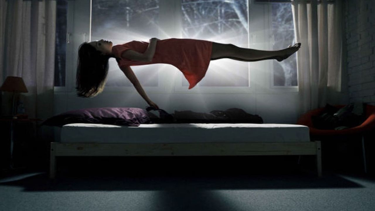 Backdrop for Blutsschwestern - Jung, magisch, tödlich