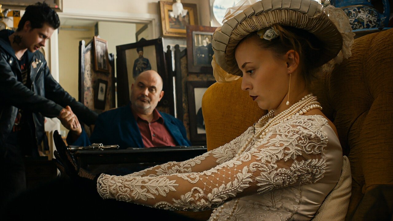 Backdrop for Petersburg: Selfie