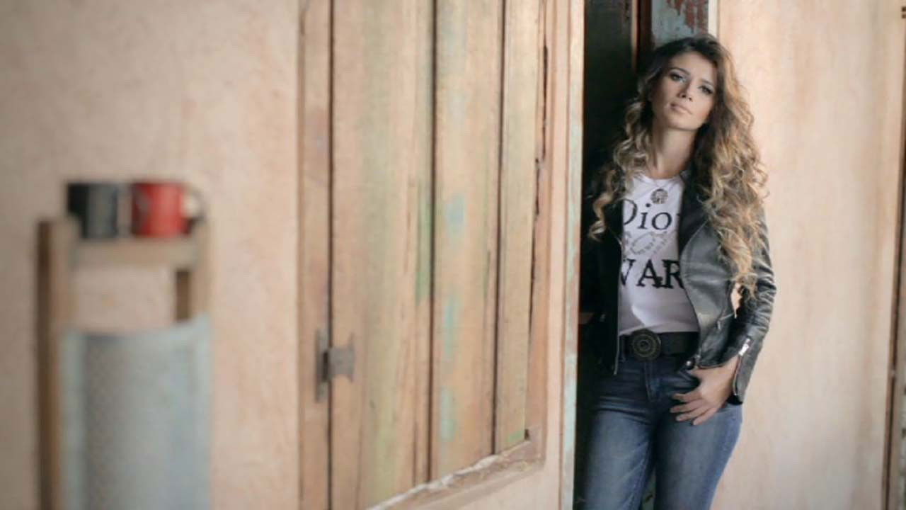 Backdrop for Paula Fernandes: Encontros Pelo Caminho