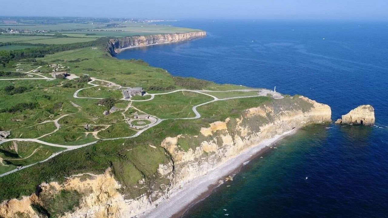 Backdrop for De Verdun aux plages du débarquement... Traces de guerre