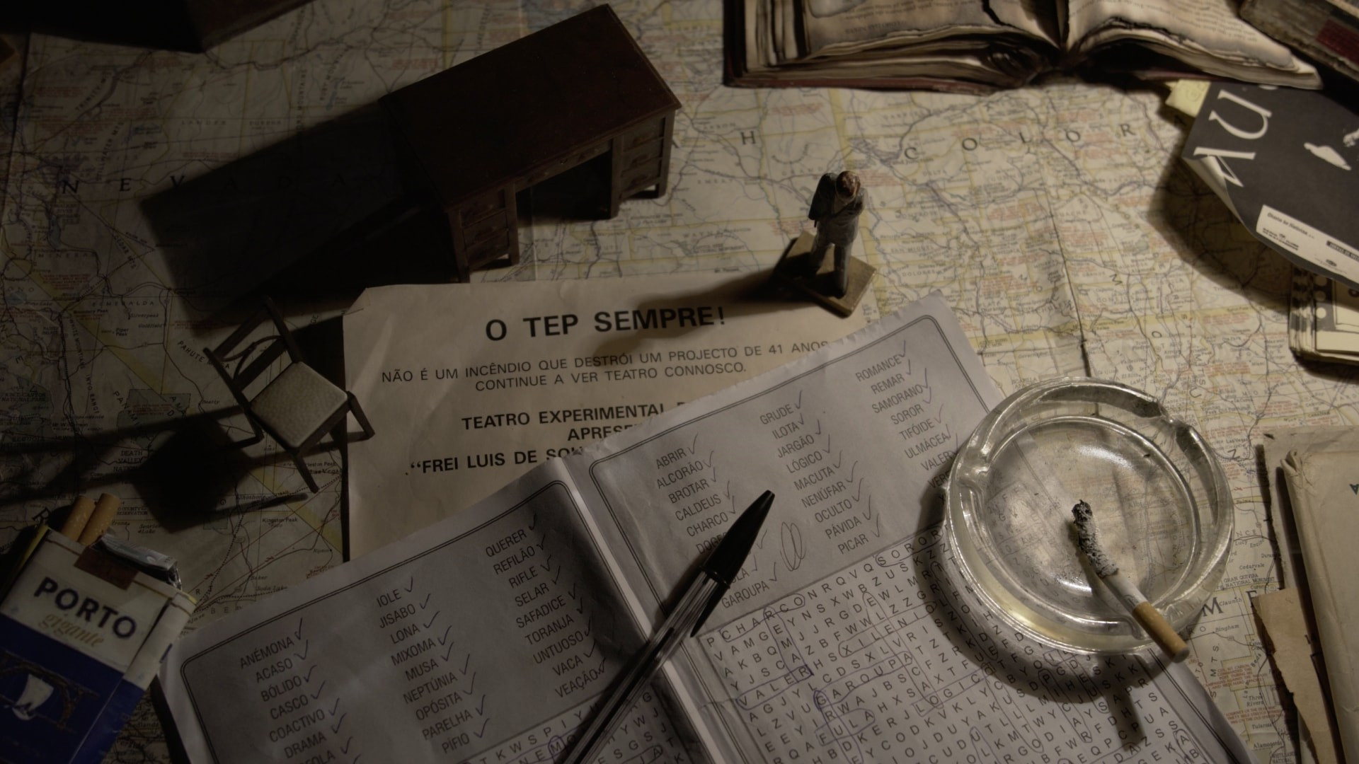 Backdrop for Caos Danado