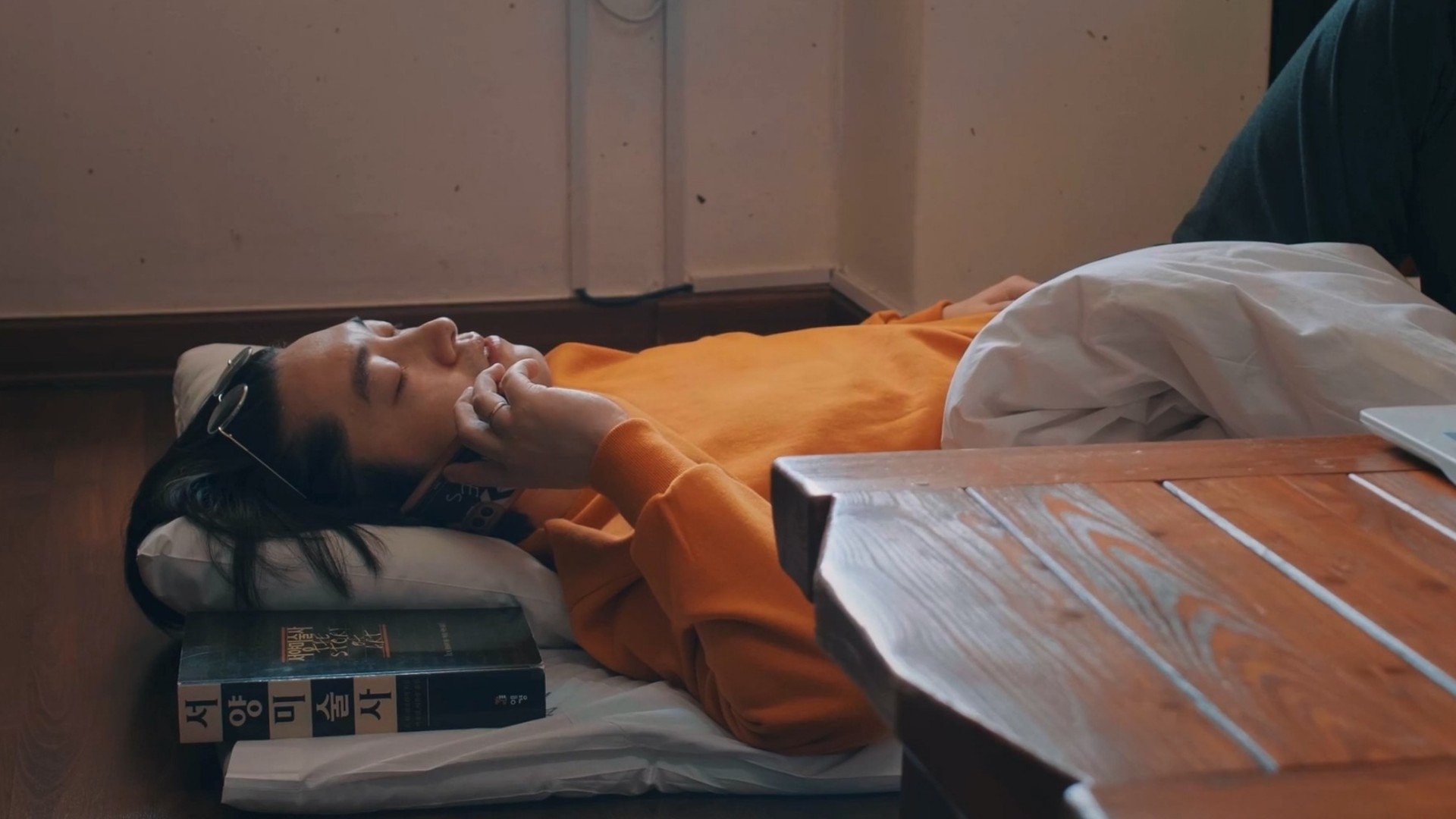 Backdrop for Film Gifted Child Mr.GEUM