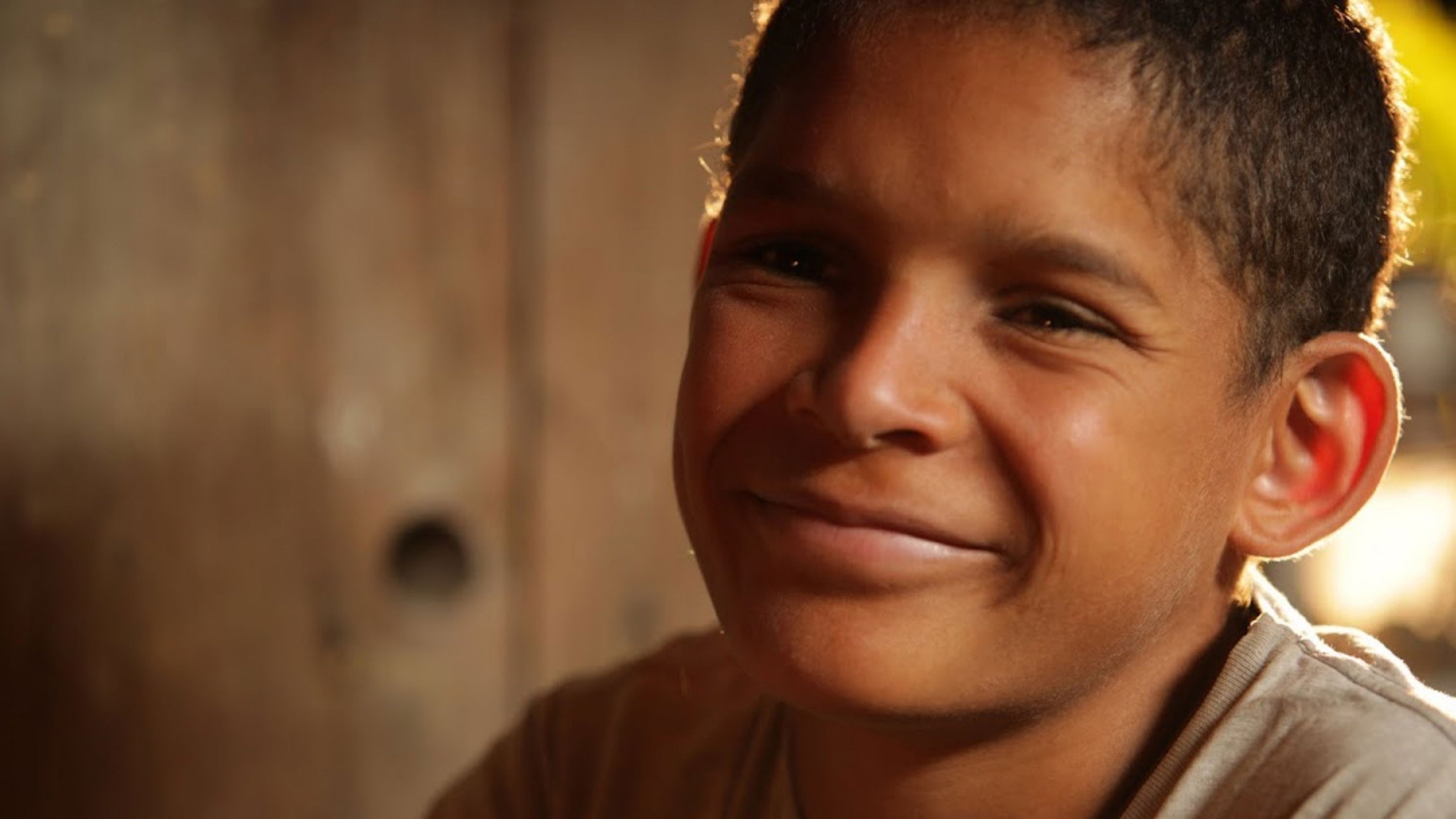 Backdrop for Com Os Pés Na Cabeça