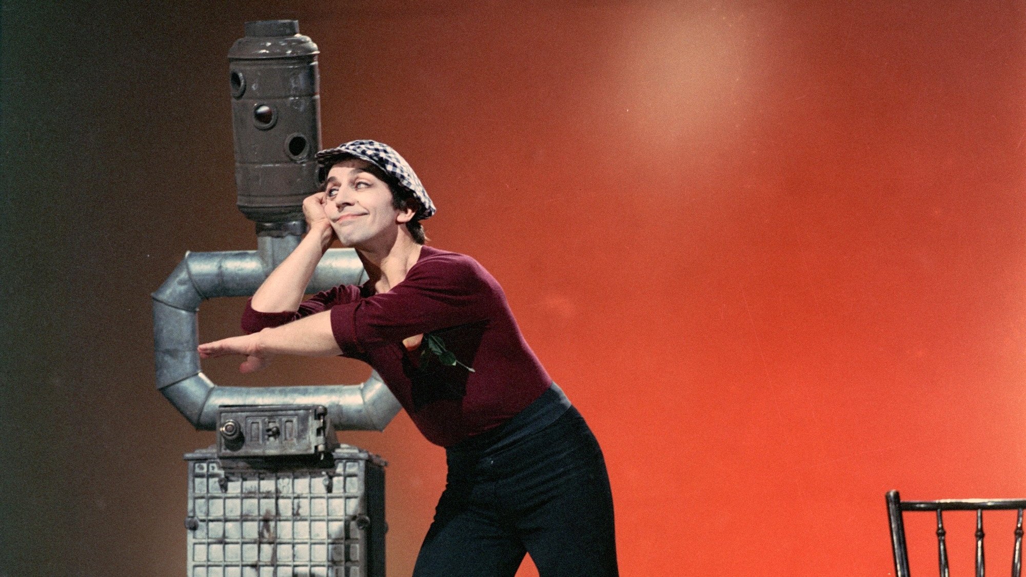 Backdrop for Človíček