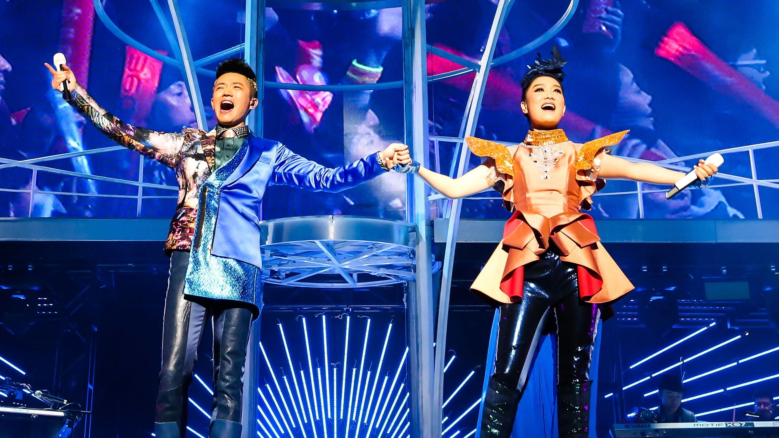 Backdrop for 凤凰传奇 “我是传奇X”2014北京演唱会