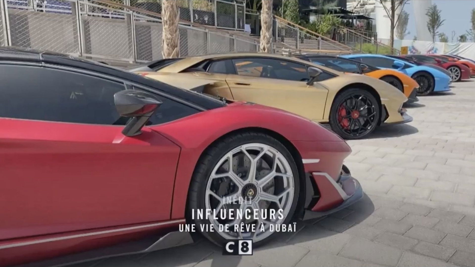 Backdrop for Influenceurs : une vie de rêve à Dubaï