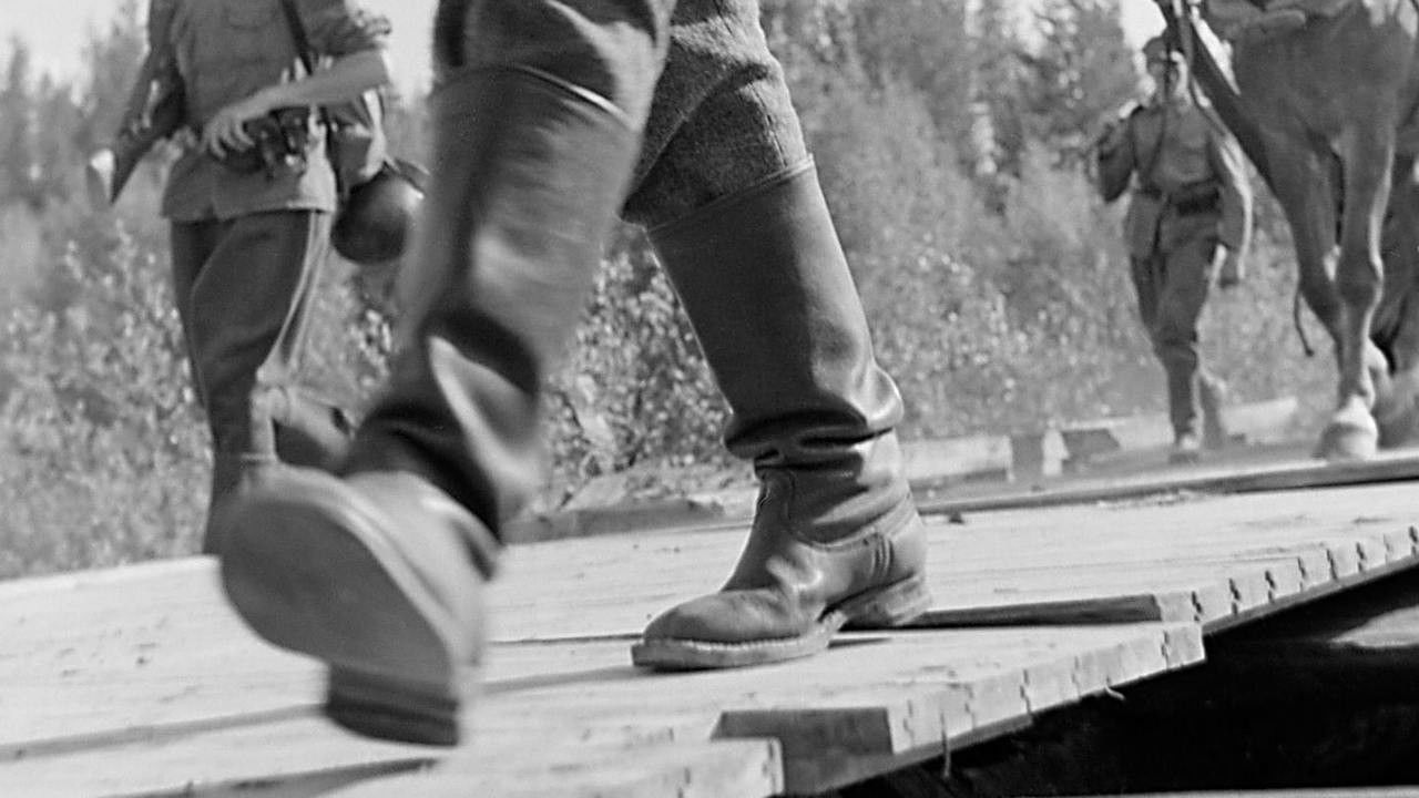 Backdrop for Yhdeksän miehen saappaat