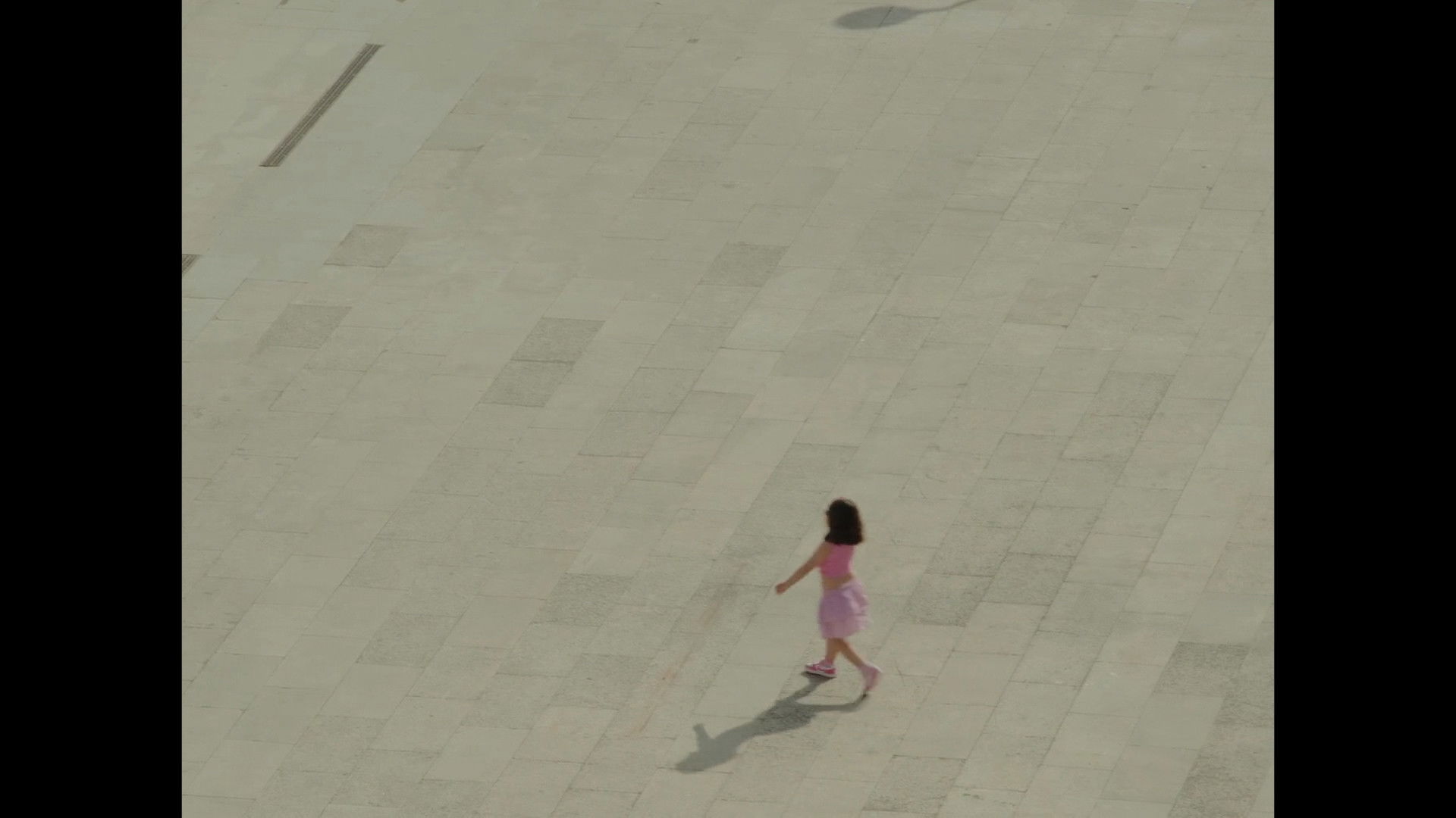 Backdrop for No seu lugar, outro