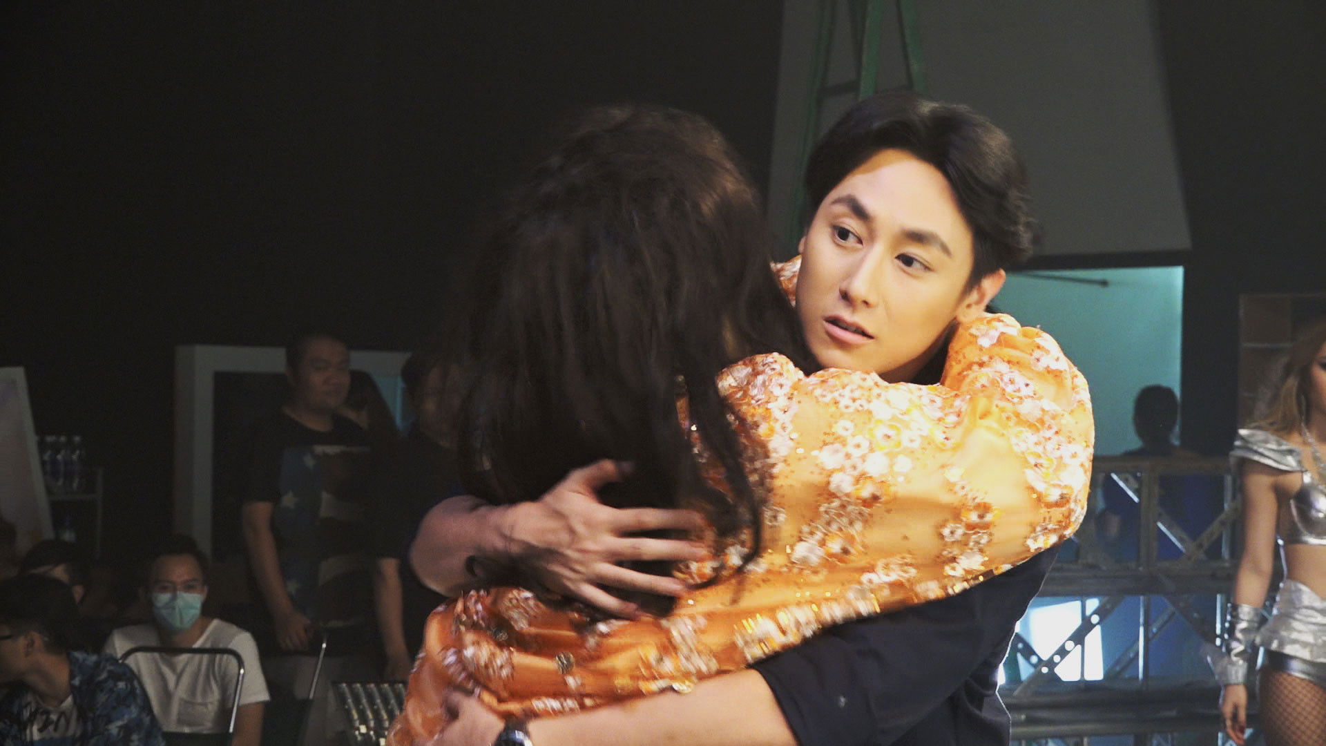 Backdrop for 200 Pounds Beauty