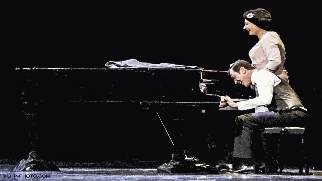 Backdrop for Colorature, Mrs Jenkins et son pianiste