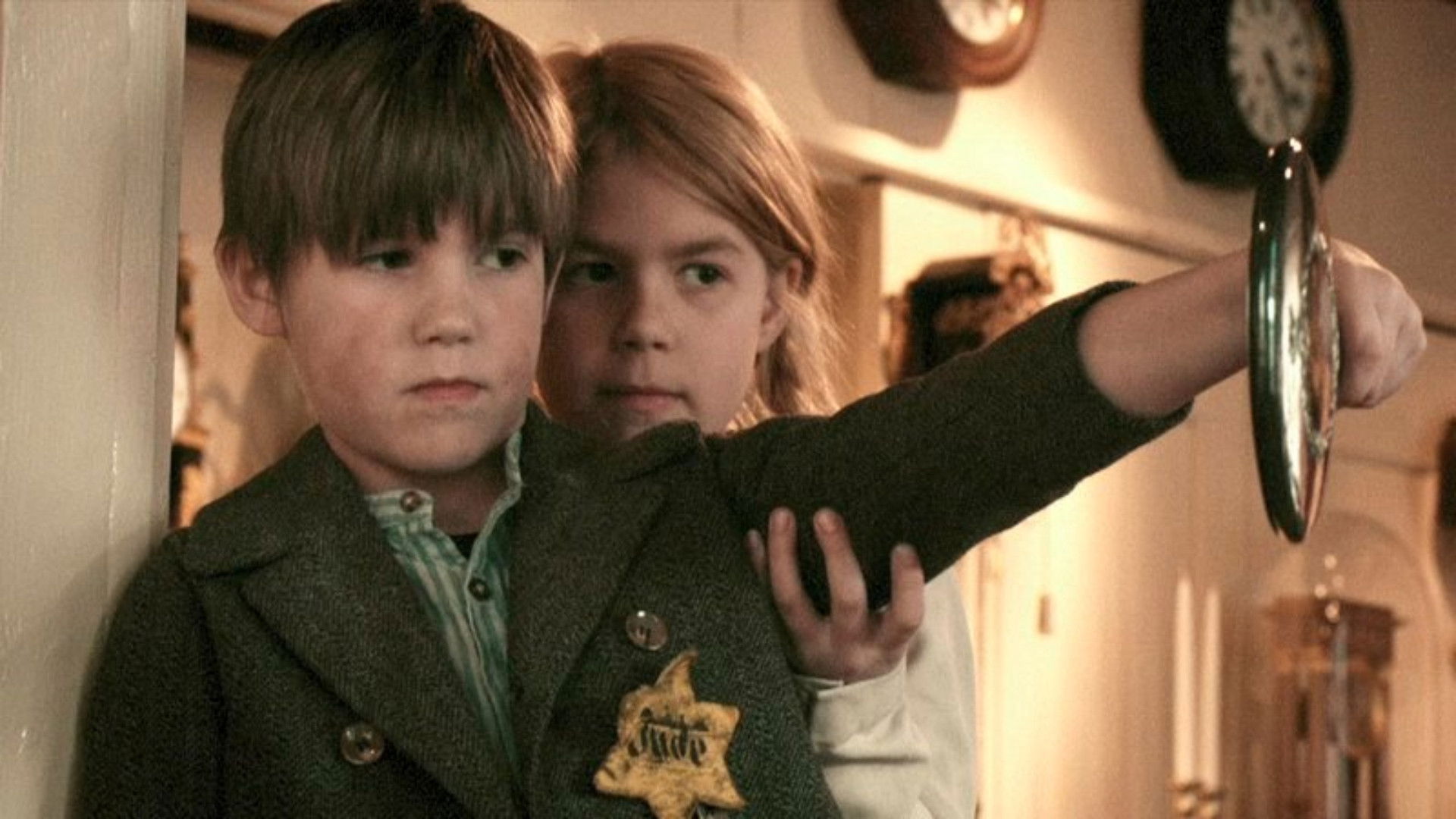 Backdrop for Der Koffermacher