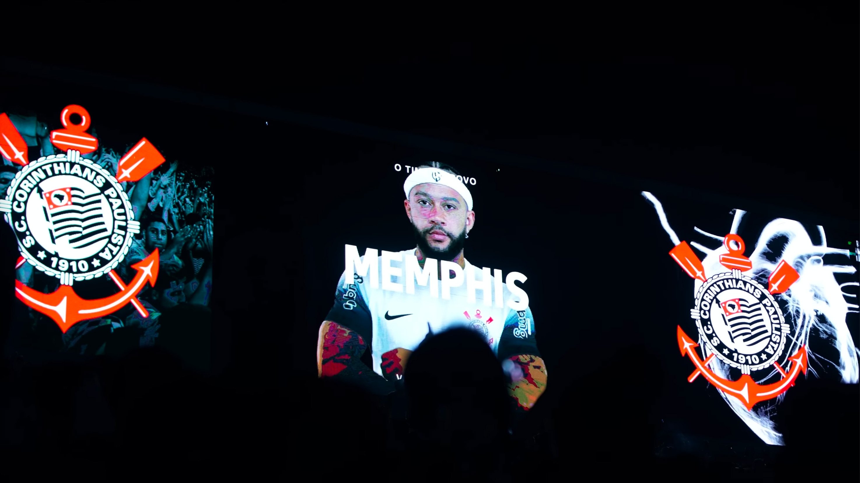 Backdrop for Memphis - Echoes of a New World