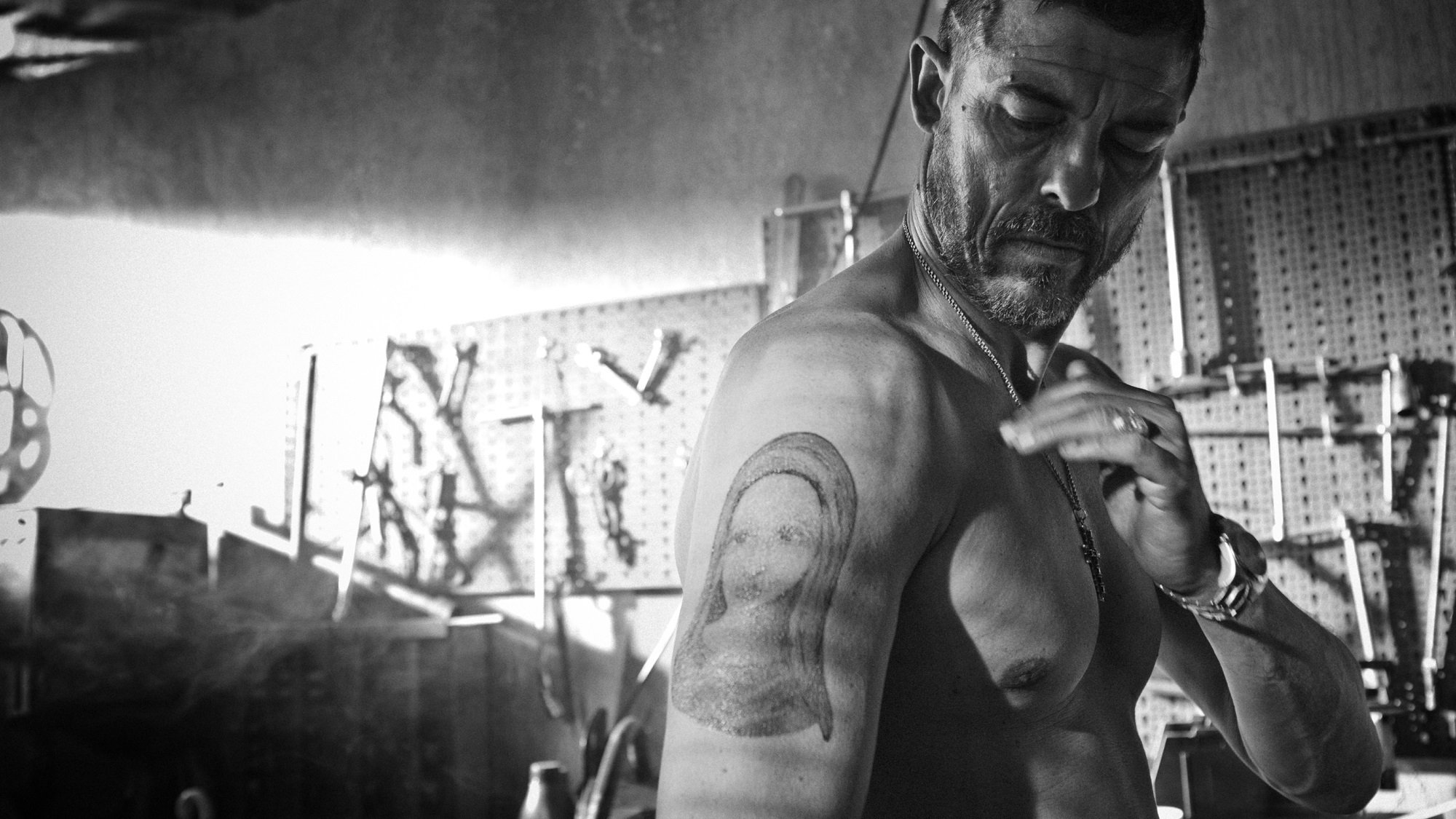 Backdrop for The Mongrel