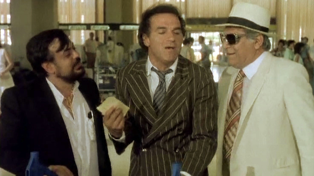 Backdrop for O agalitsas: Ena exagomeno koroido