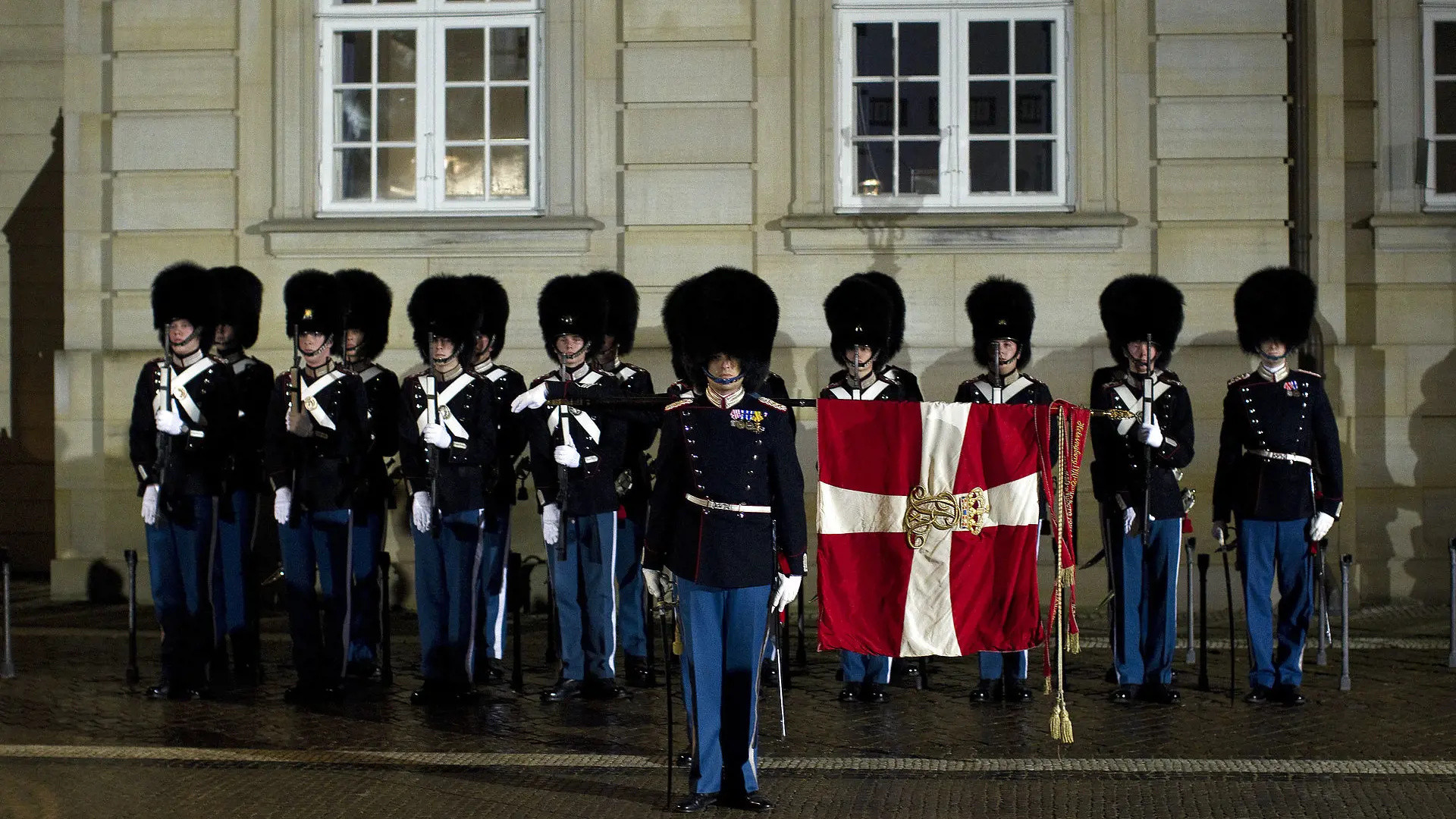 Backdrop for Dronningens nytårstaler gennem årene