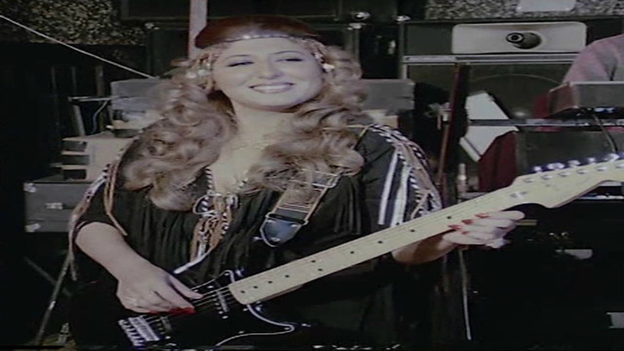 Backdrop for عضة كلب