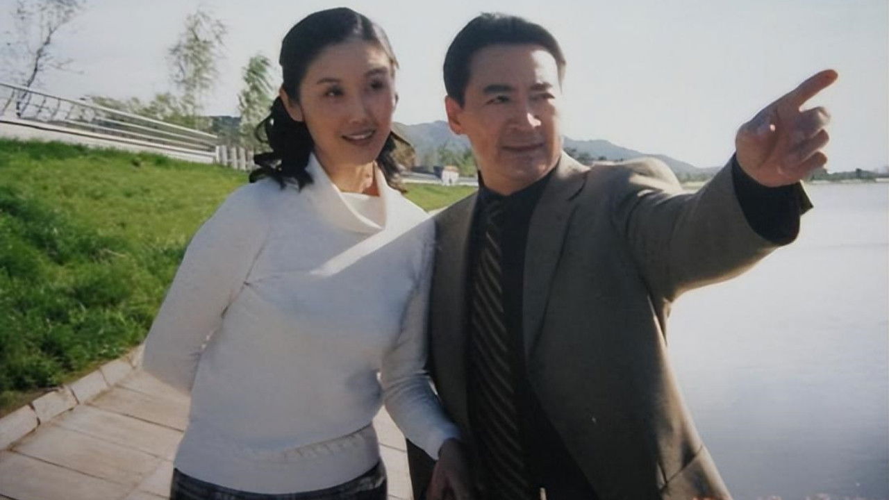 Backdrop for 花自飘零