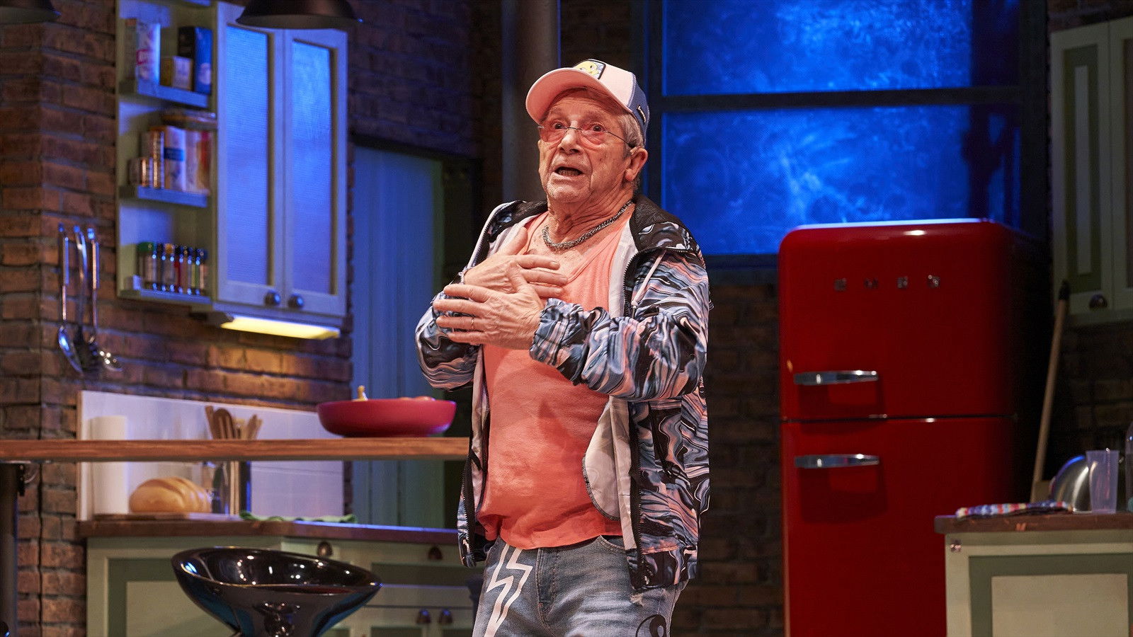 Backdrop for Júnior