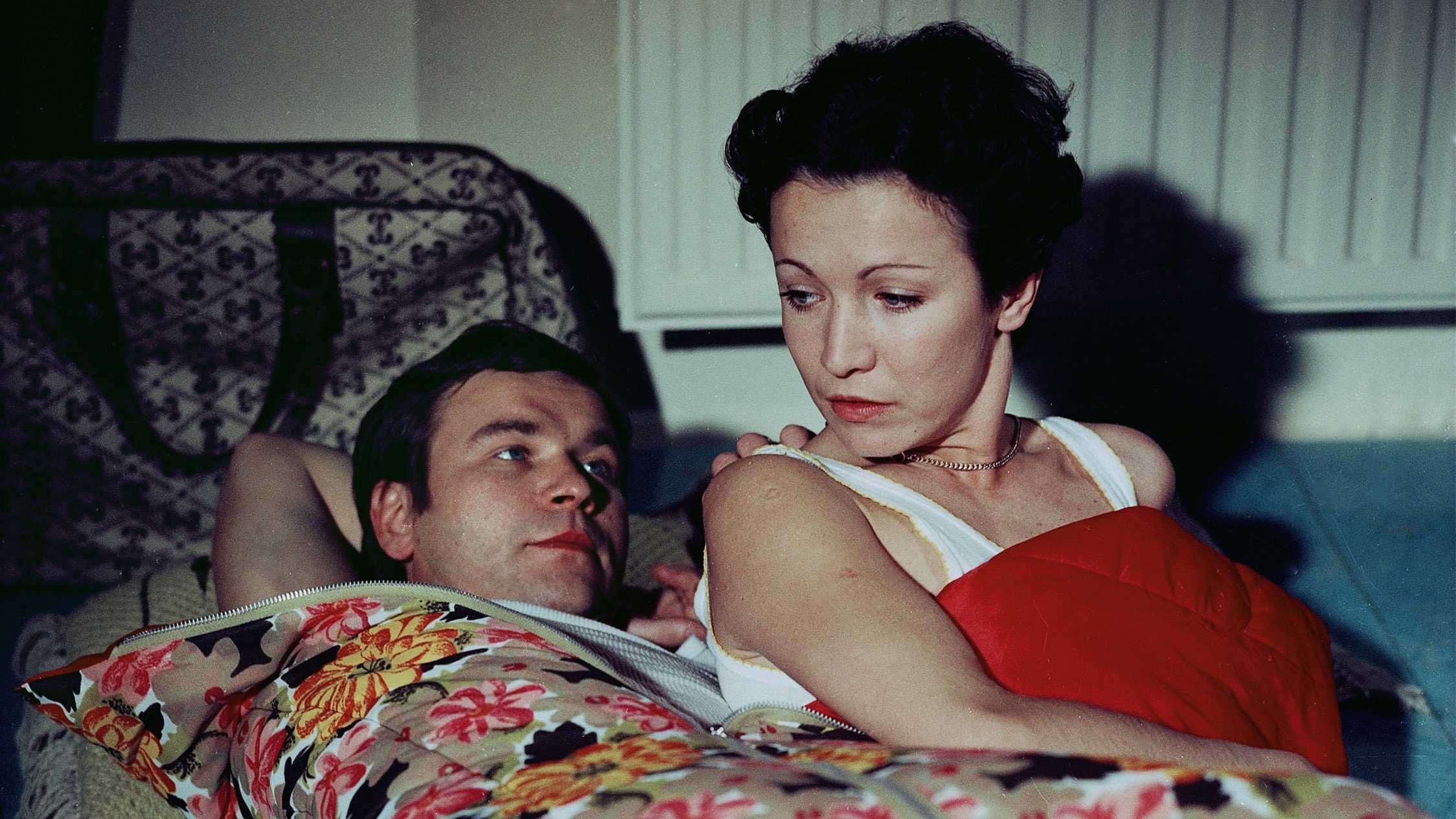 Backdrop for Dnes v jednom domě