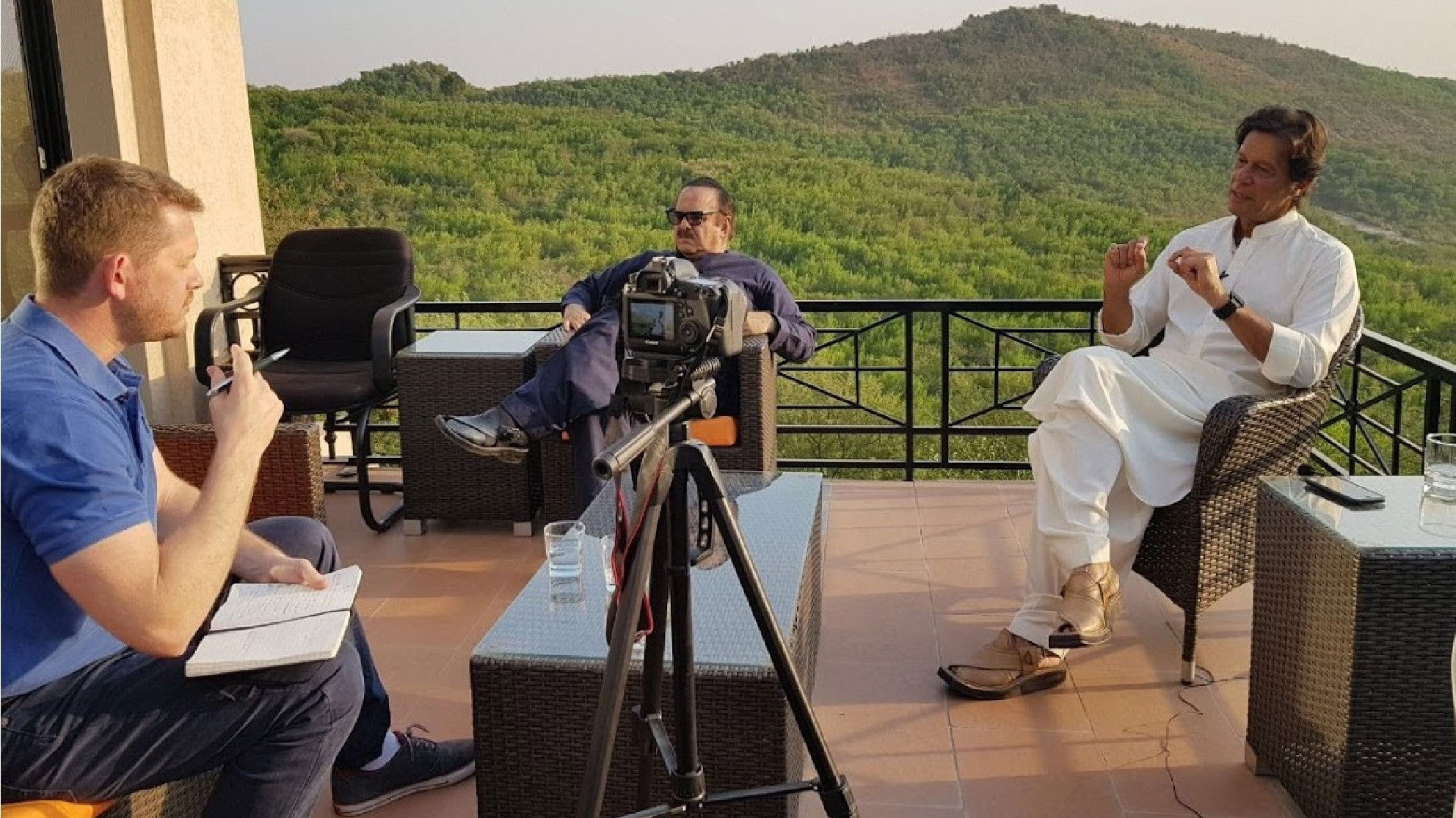 Backdrop for Dennis Does Pakistan