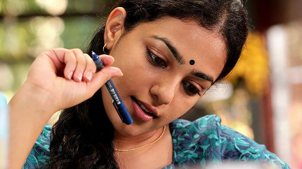 Backdrop for Thalsamayam Oru Penkutty