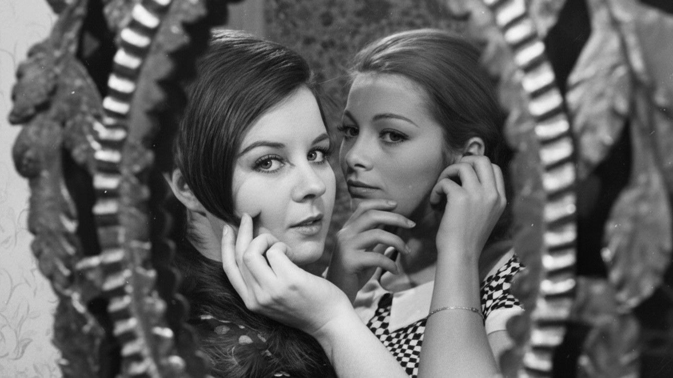 Backdrop for Yaprak Dökümü