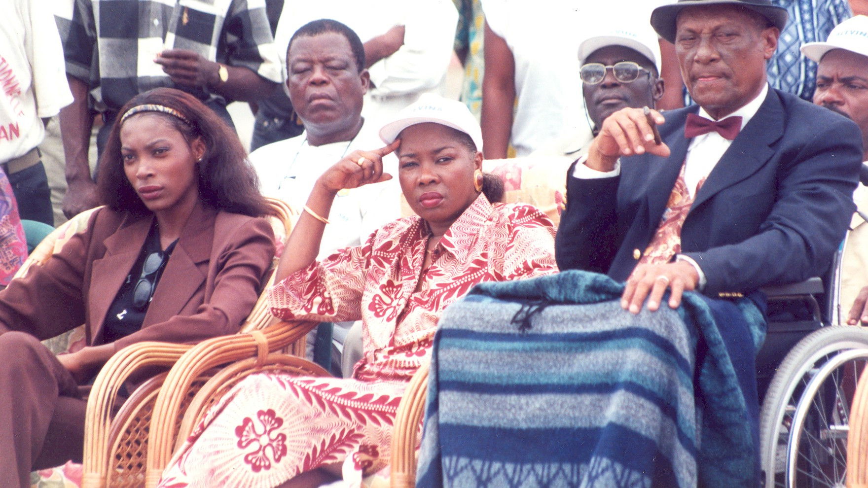 Backdrop for Les couilles de l'éléphant