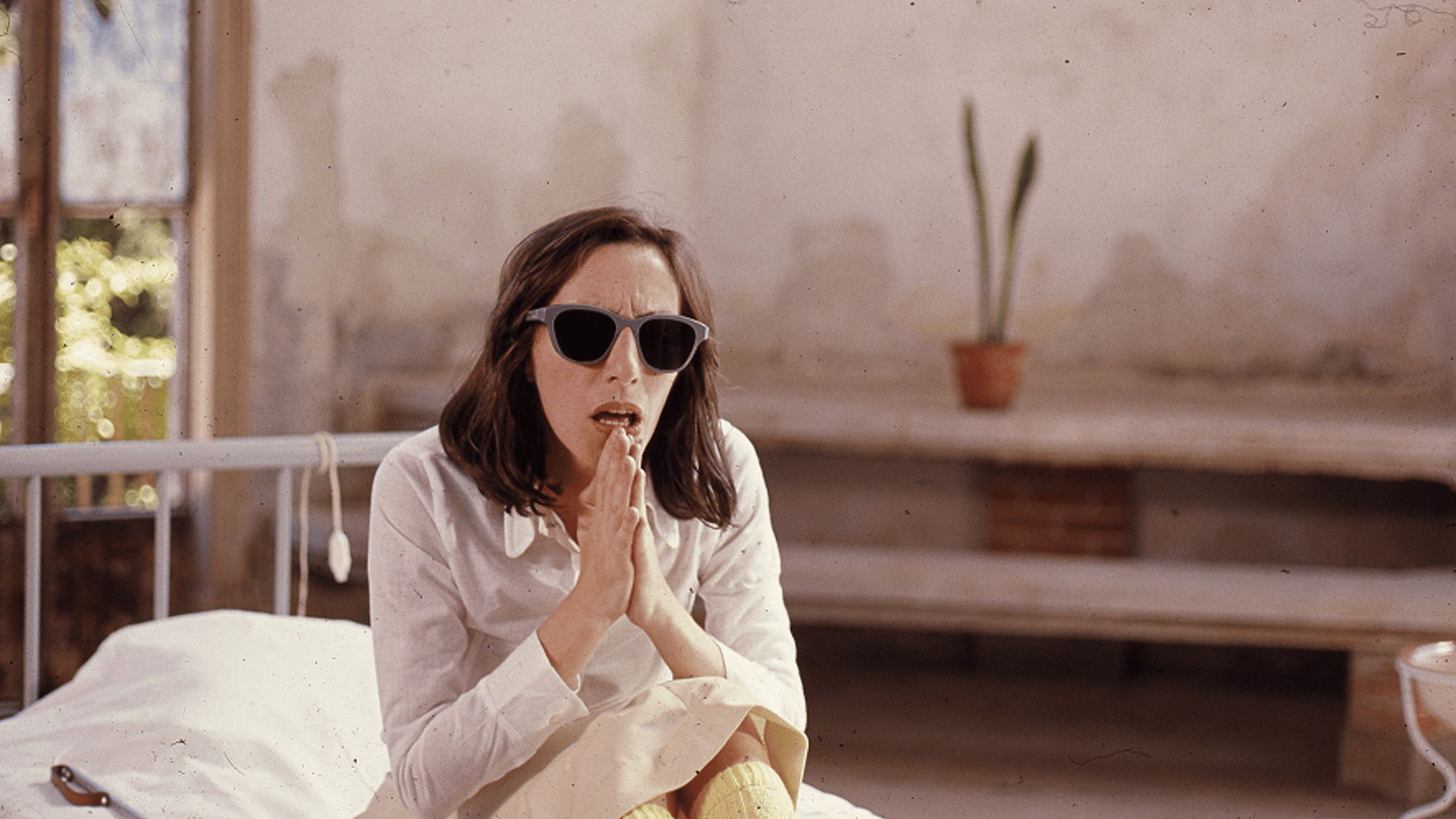 Backdrop for Maria's Hours